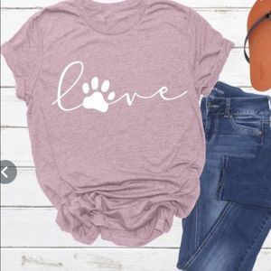 Dog paw 🐾 graphic tee